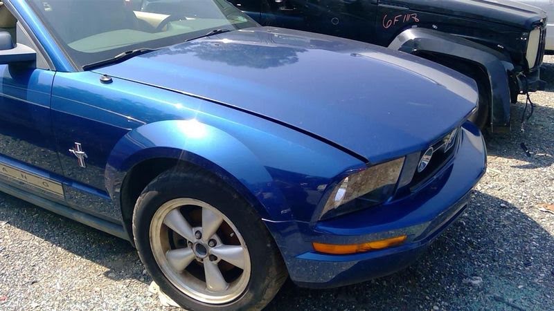 2007 Ford Mustang Hood