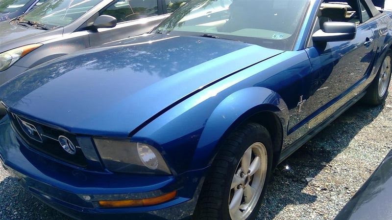 2007 Ford Mustang Hood