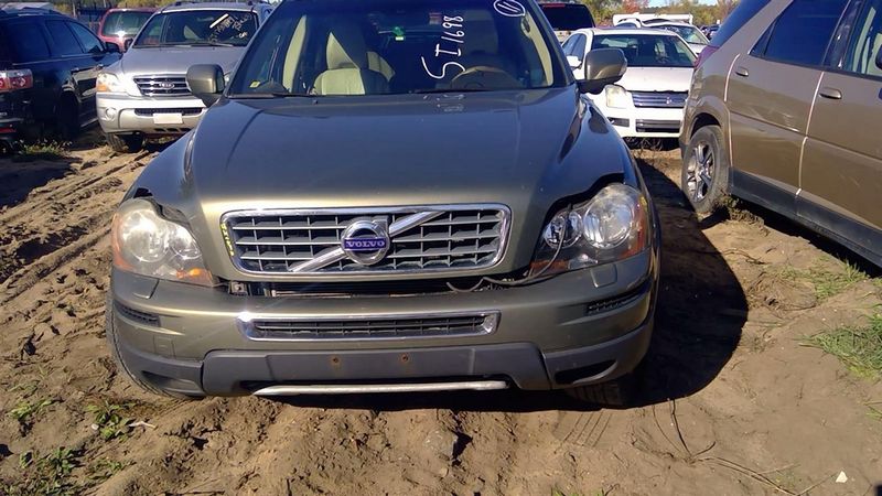 2008 Volvo XC90 Used Bumper Assy (Front) Includes Cover