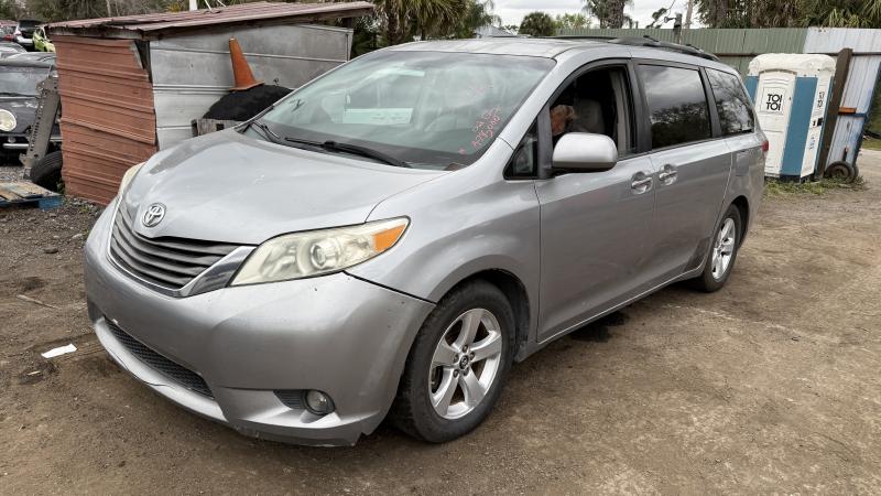 2014 Toyota Sienna Used Grille