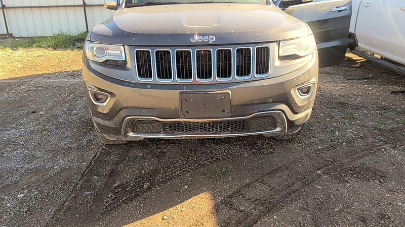 2015 Jeep Grand Cherokee Used Bumper Assy (Front) Includes Cover
