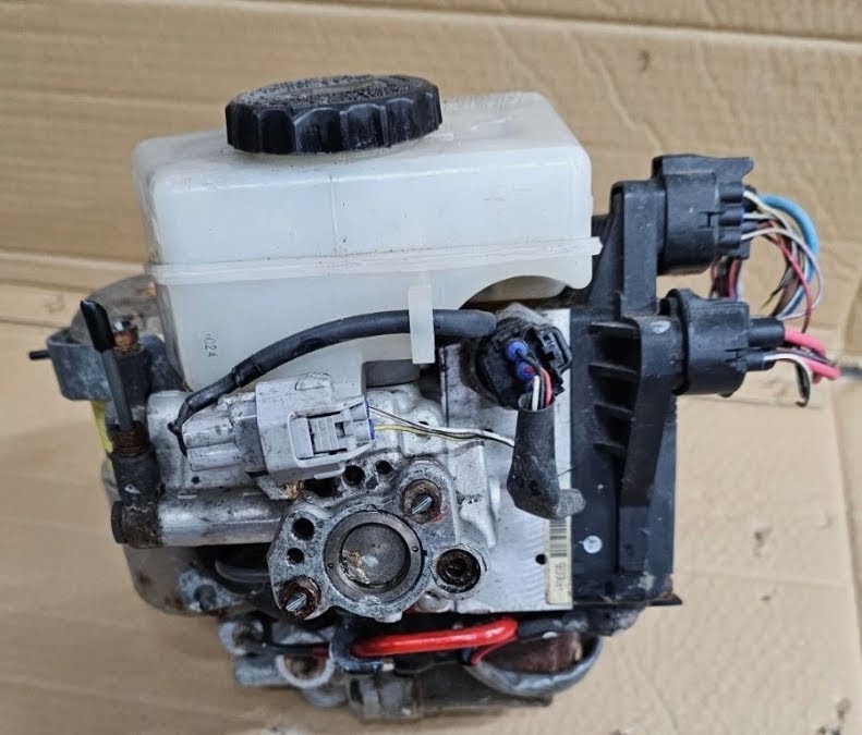 1998 Lexus GS400 Anti-Lock Brake Pump