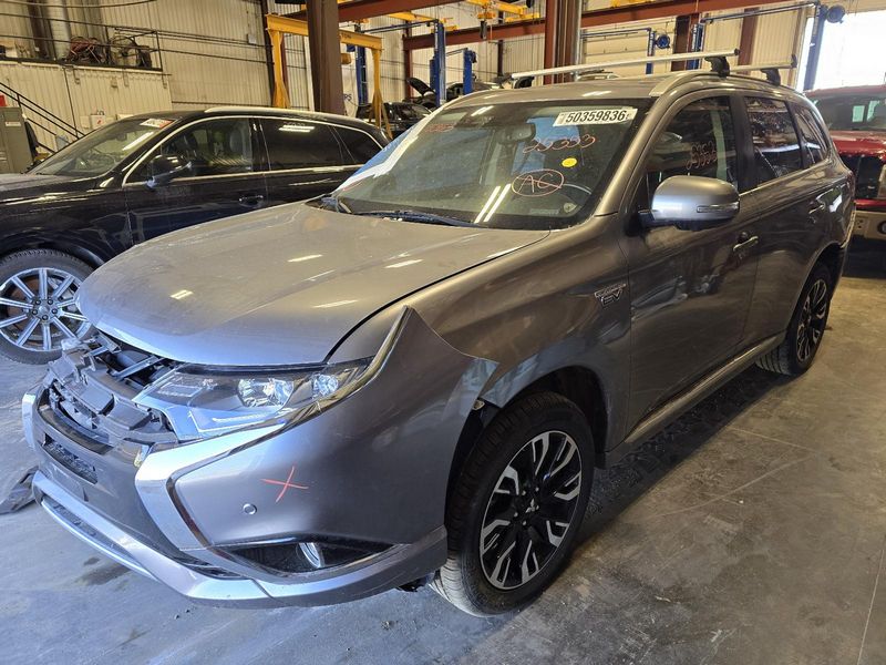 2018 Mitsubishi Outlander Mirror Door