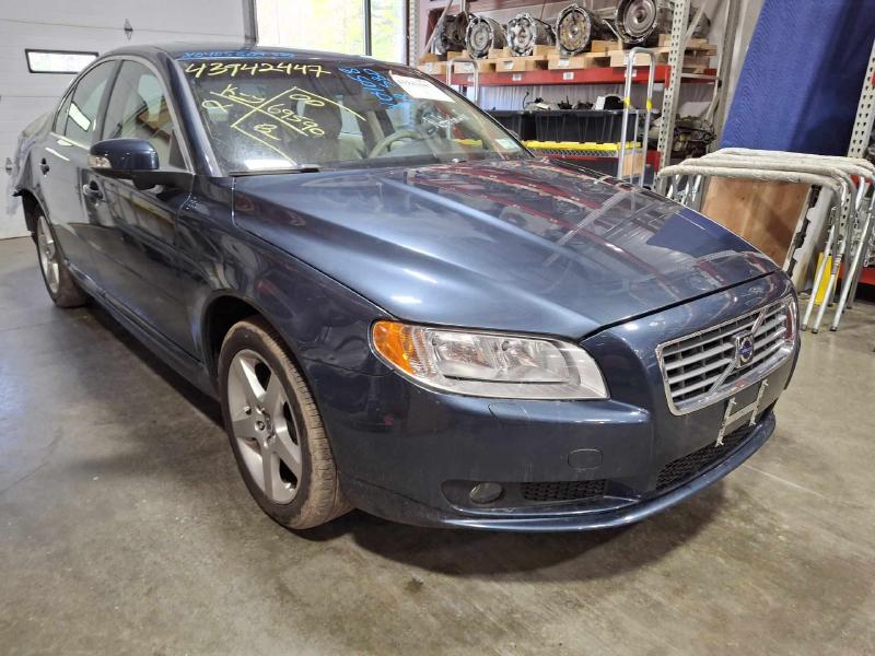 2011 Volvo 70 Series Fuel Rail