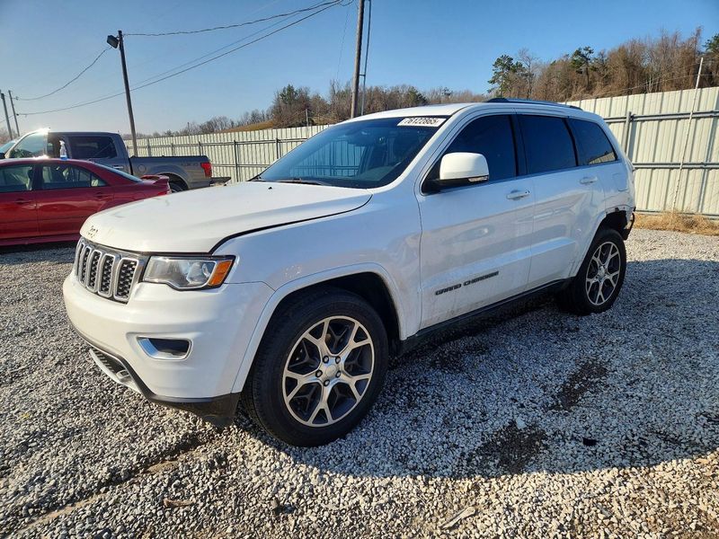 2015 Jeep Grand Cherokee Fender Moulding
