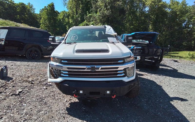 2022 Chevy Truck-Silverado 2500 Grille