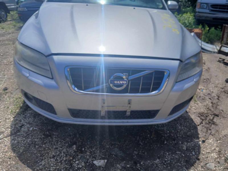 2010 Volvo 80 Series Hood
