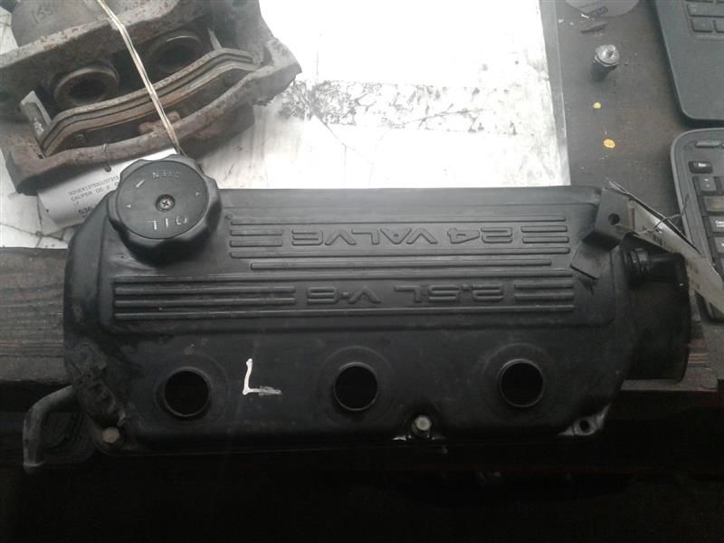 1999 Chrysler Sebring Valve Cover