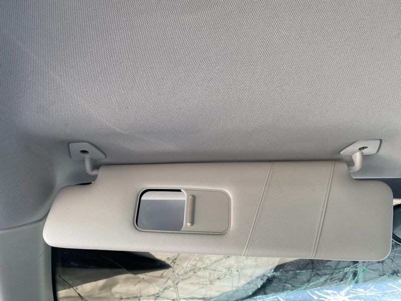 2005 Chrysler Crossfire Sunvisor