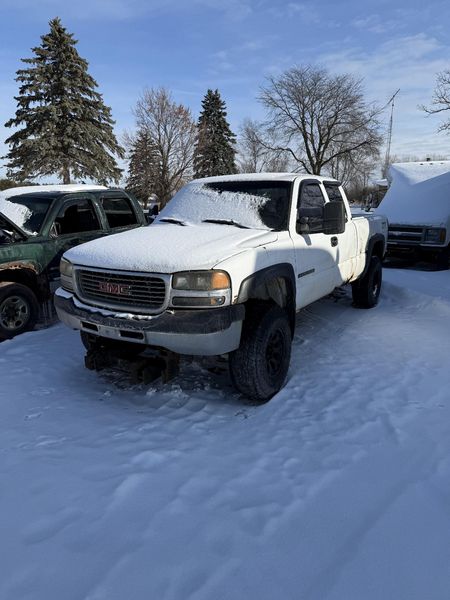 2002 GMC Truck-Sierra 2500 Grille