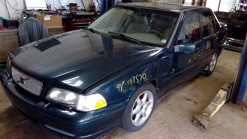 1998 Volvo 70 Series Headlight Assembly