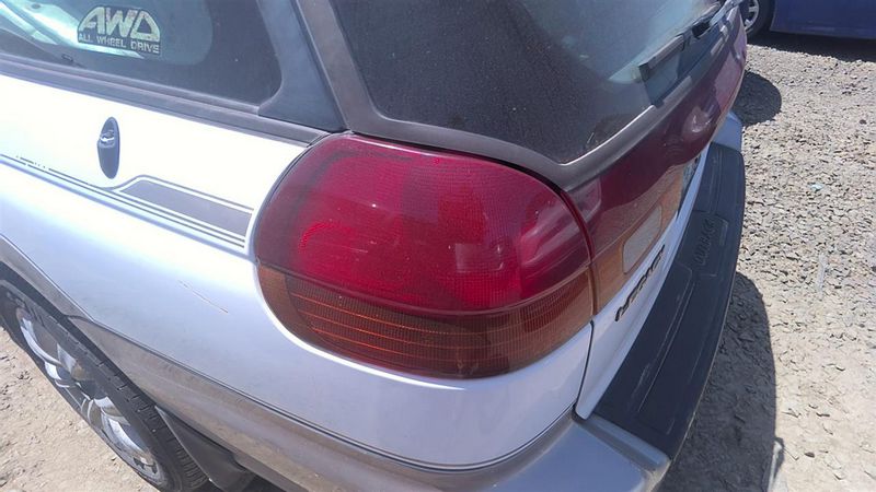 1999 Subaru Outback (Legacy) Tail Light
