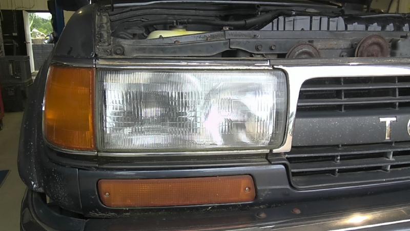 1994 Toyota Land Cruiser Headlight Assembly