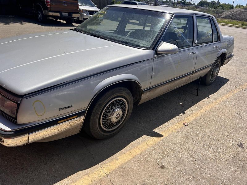 1988 Oldsmobile 88 AC Compressor