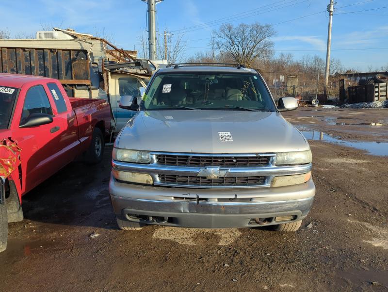 2004 Chevy Tahoe Hood