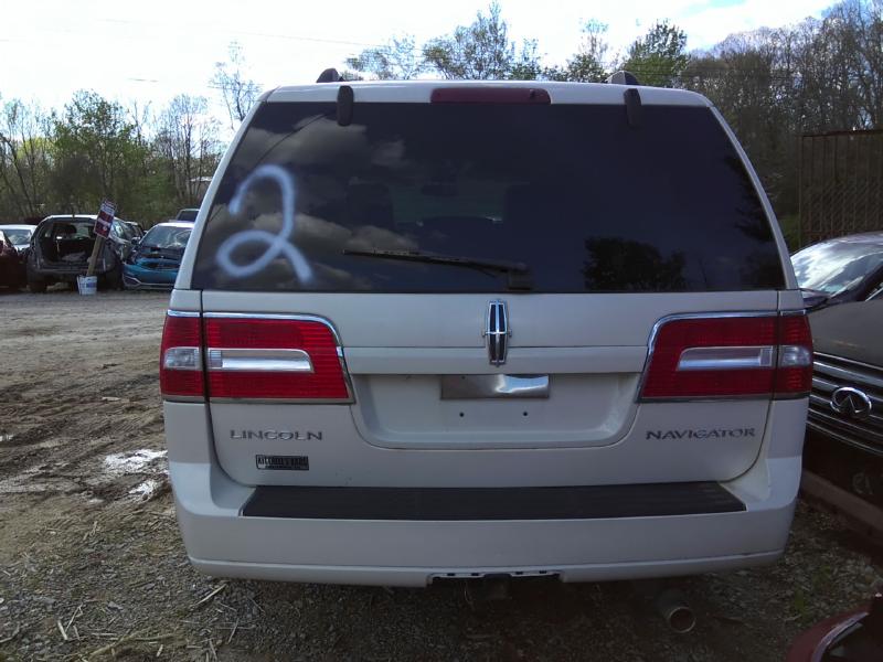 2010 Lincoln Navigator Used Tail Light