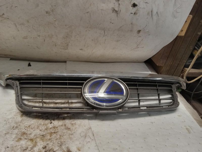 2011 Lexus CT 200H Used Grille