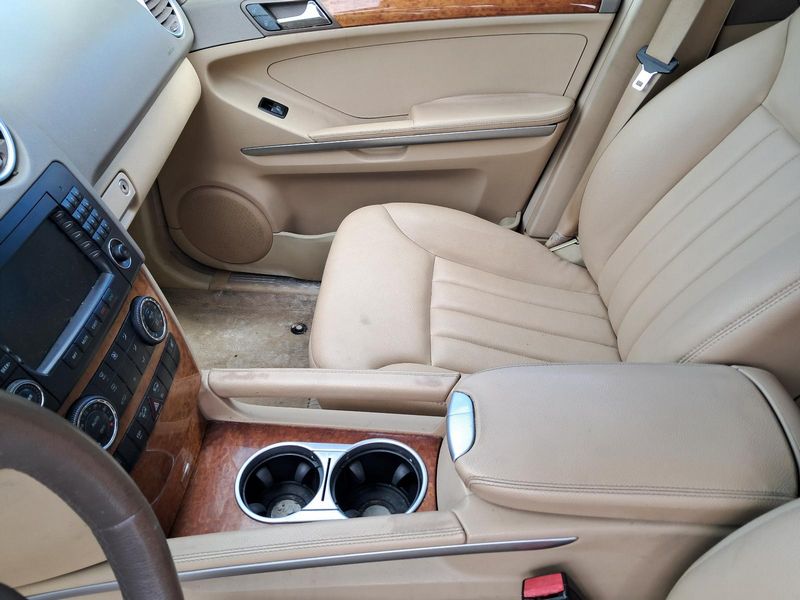 2010 Mercedes ML Series Used Console Front