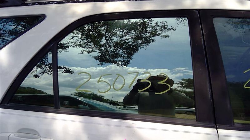 1999 Lexus RX300 Used Glass Rear Door