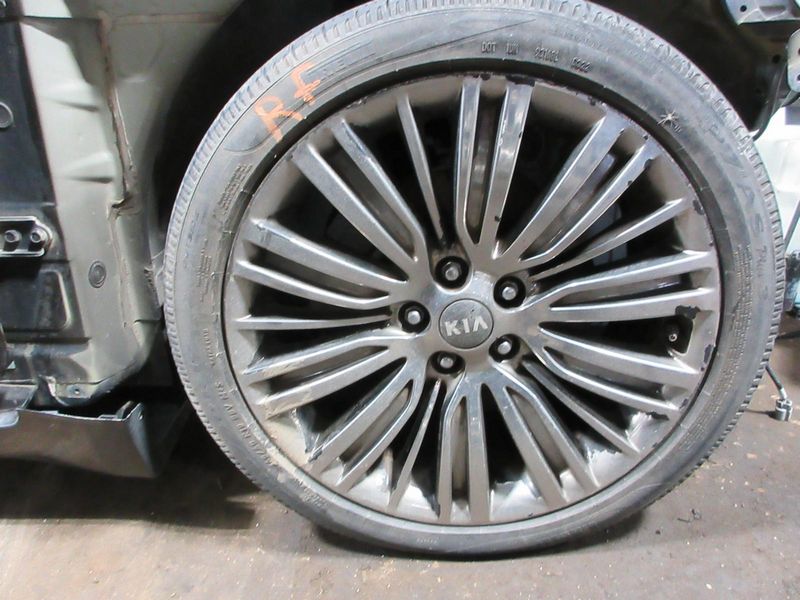 2014 Kia Cadenza Used Wheel