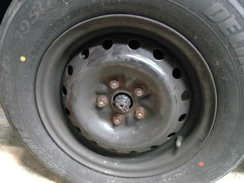 1999 Dodge Caravan Used Wheel